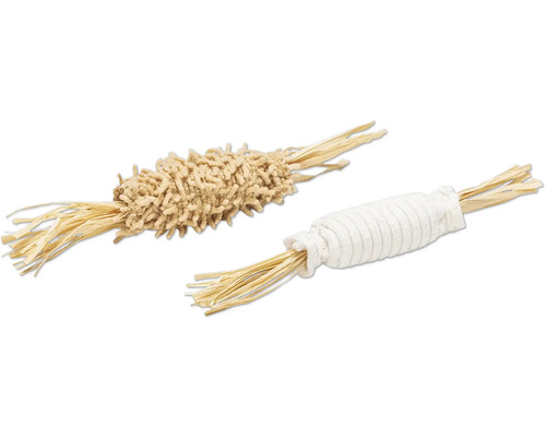 Två kattleksaker av halm och tyg