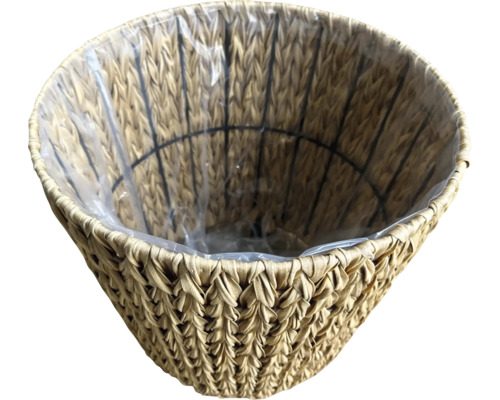 Planteringskorg av flätat material med plastinsats