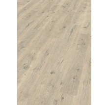 Närbild av ett laminatgolv med trästruktur