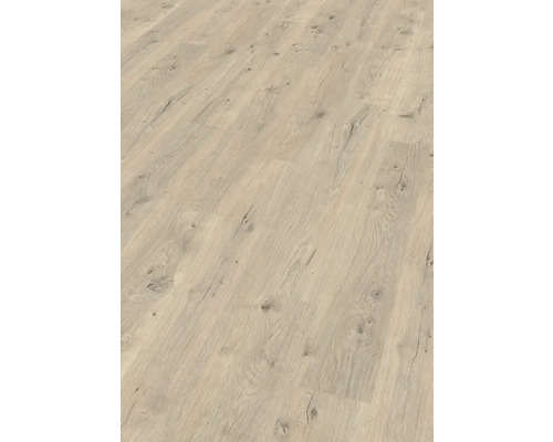 Närbild av ett laminatgolv med trästruktur