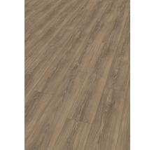 Lagt laminatgolv med träutseende.