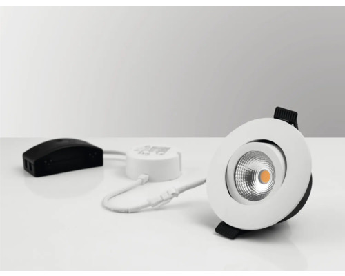 Infälld spotlight med elektroniska tillbehör