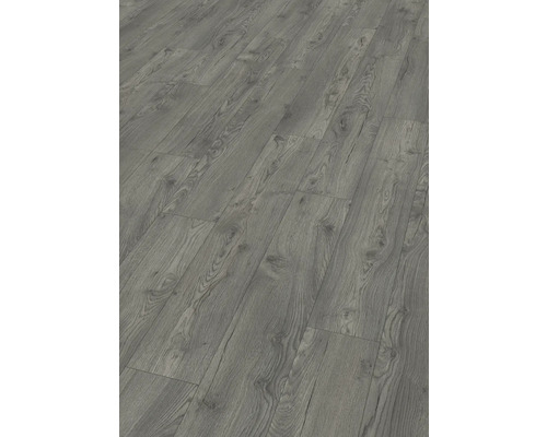 Grått laminatgolv med träutseende