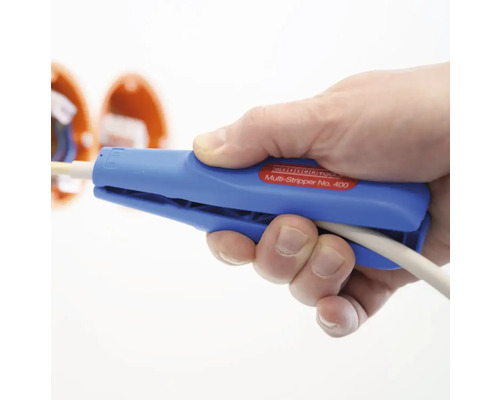 Användning av en Weicon Multi-Stripper nr 400 för att skala en kabel