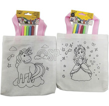 Två tygväskor att färglägga med enhörnings- och prinsessmotiv