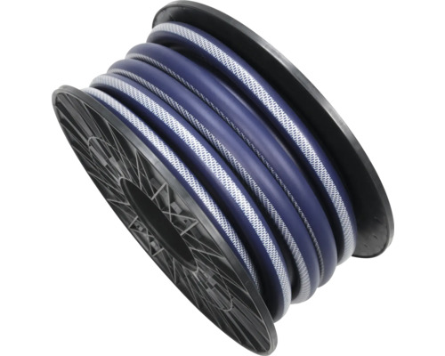 Rulle med slang för trädgårdsbevattning