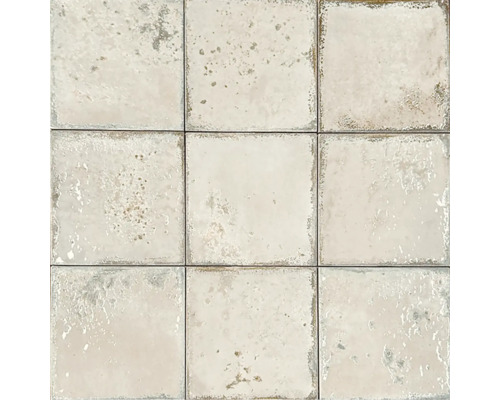 Nio keramiska plattor med vintagedesign