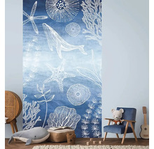 Rumsdekoration med en tapet med havsdjur, inklusive sjöstjärnor, en manet och en val