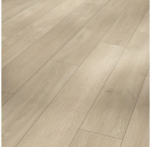 Ljust laminatgolv med träutseende