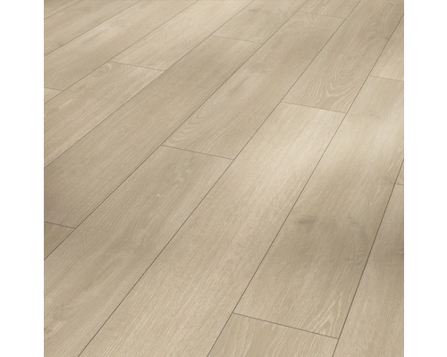 Ljust laminatgolv med träutseende