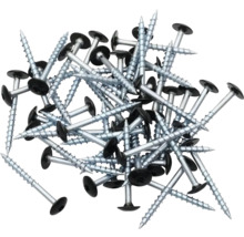 Hög med galvaniserade skruvar med tätningsbricka