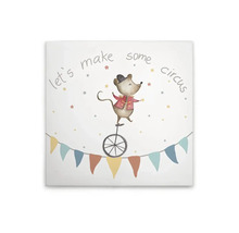 Dekorativ duk med mus på enhjuling och cirkusmotiv