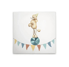 Canvasmålning med pudel på en boll och girlang