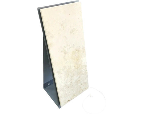 Travertinplatta på en display