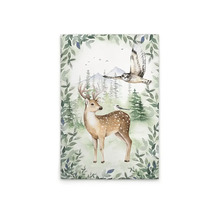 Illustration av en hjort med uggla i skogen