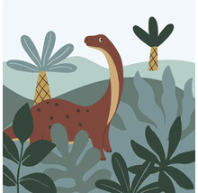 Illustration av en dinosaurie med lång hals i ett djungelliknande landskap