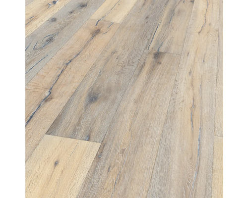 Närbild av installerat parkettgolv.