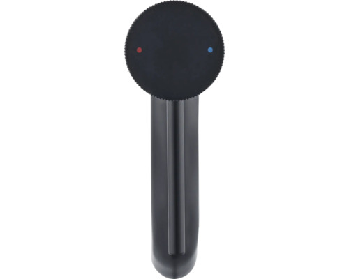 Detaljvy av ettgreppsblandare med röd och blå punkt