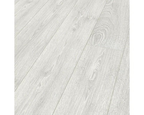 Närbild av ljust laminatgolv med träutseende