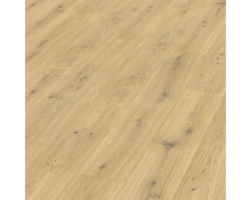 Lagt laminat med träutseende