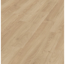 Närbild av laminatgolv med trästruktur.