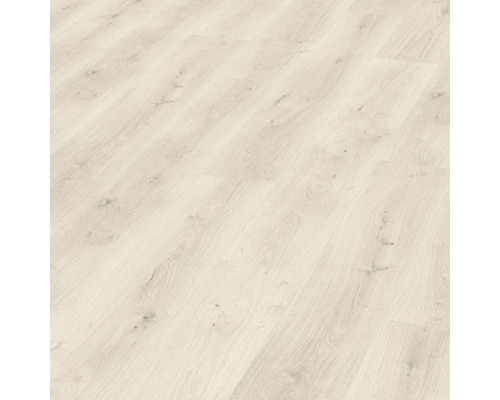 Ljust laminatgolv med träutseende