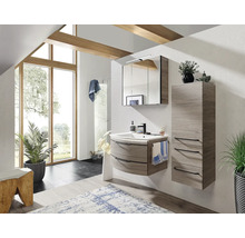 Badrum med tvättställ, spegelskåp och högskåp i modern design