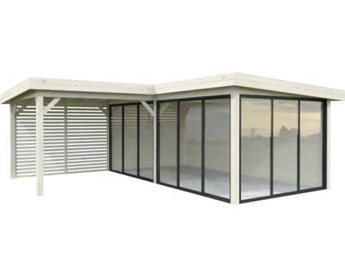 Trädgårdshus i trä med skjutbara glasdörrar och vägg med lameller