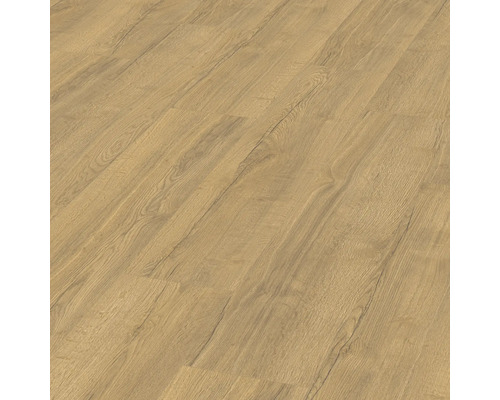 Lagt laminatgolv med träutseende.