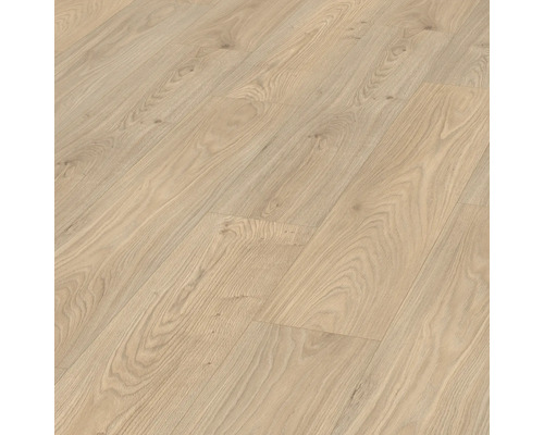 Lagt laminatgolv med trästruktur