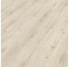 Ljust laminatgolv med träutseende.