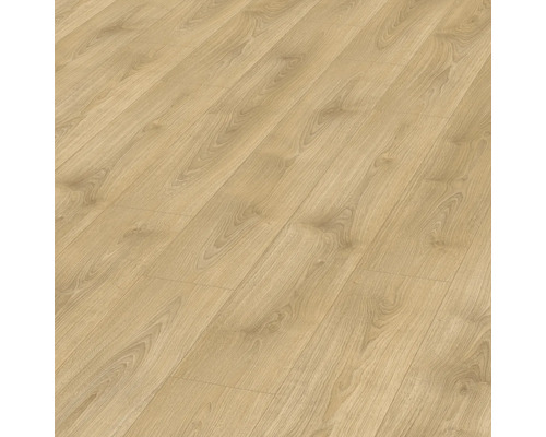 Lagt laminatgolv med träutseende