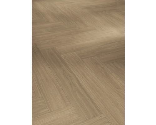 Laminatgolv lagt i fiskbensmönster