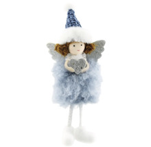 Dekorativ ängel med mössa och vingar som juldekoration