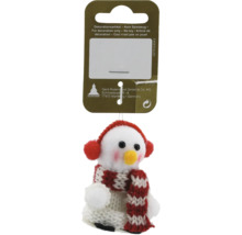 Snögubbe julgransprydnad med stickad halsduk på försäljningskort