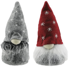 Två tomtefigurer med hattar och skägg