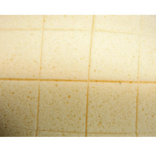 Närbild av en skuren skumplatta