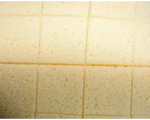 Närbild av en skuren skumplatta