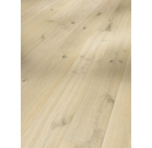 Ljust parkettgolv av ek.