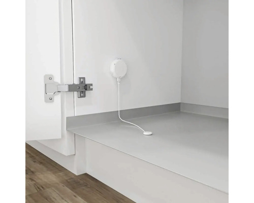 Fuktsensor i köksskåp med öppen dörr