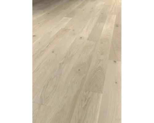 Ljust trägolv med ådring