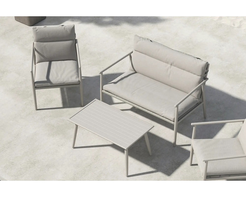 Trädgårdsmöbelset med soffa, fåtölj och bord för utomhusbruk