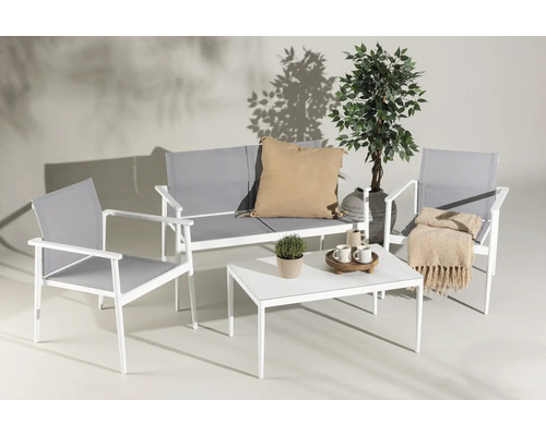 Trädgårdsmöbelset med soffa, två stolar och ett bord, i modern design