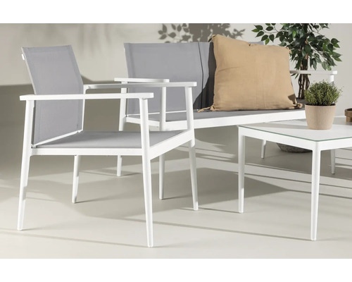 Uteplatsgrupp med stolar, bänk och bord för utomhusbruk