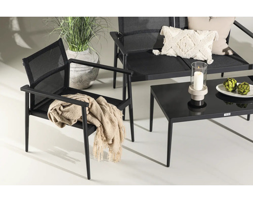 Trädgårdssittgrupp med fåtölj, bänk och bord för utomhusbruk