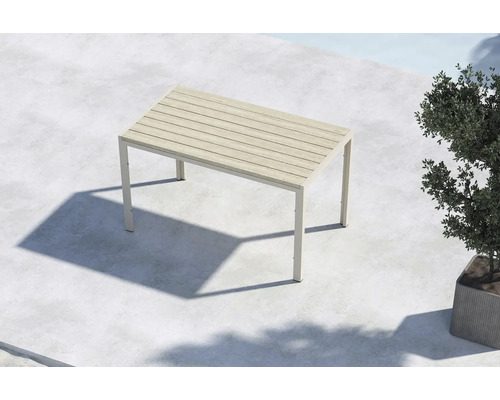 Rektangulärt trädgårdsbord med trälameller