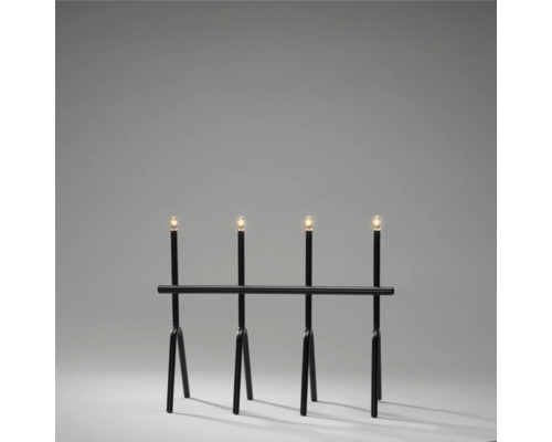 Svart adventsljusstake med fyra lampor