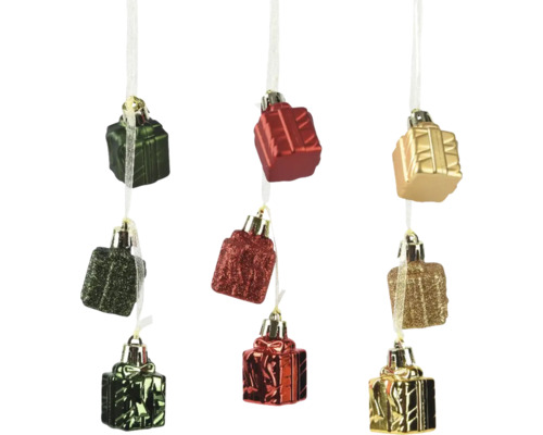 Nio presentaskar som julgransdekorationer på band