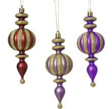 Tre randiga julgranskulor som julgransdekoration