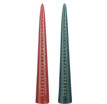 Två adventsljus med siffrorna ett till 24